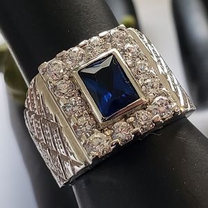 Sterling Silver .925 Royal Blue Stone sz 7.5